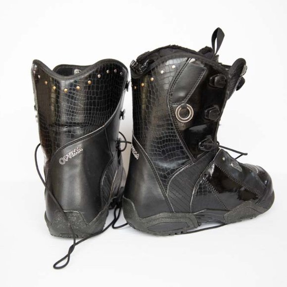 Gently used Salomon snowboard boots - Picture 10 of 13